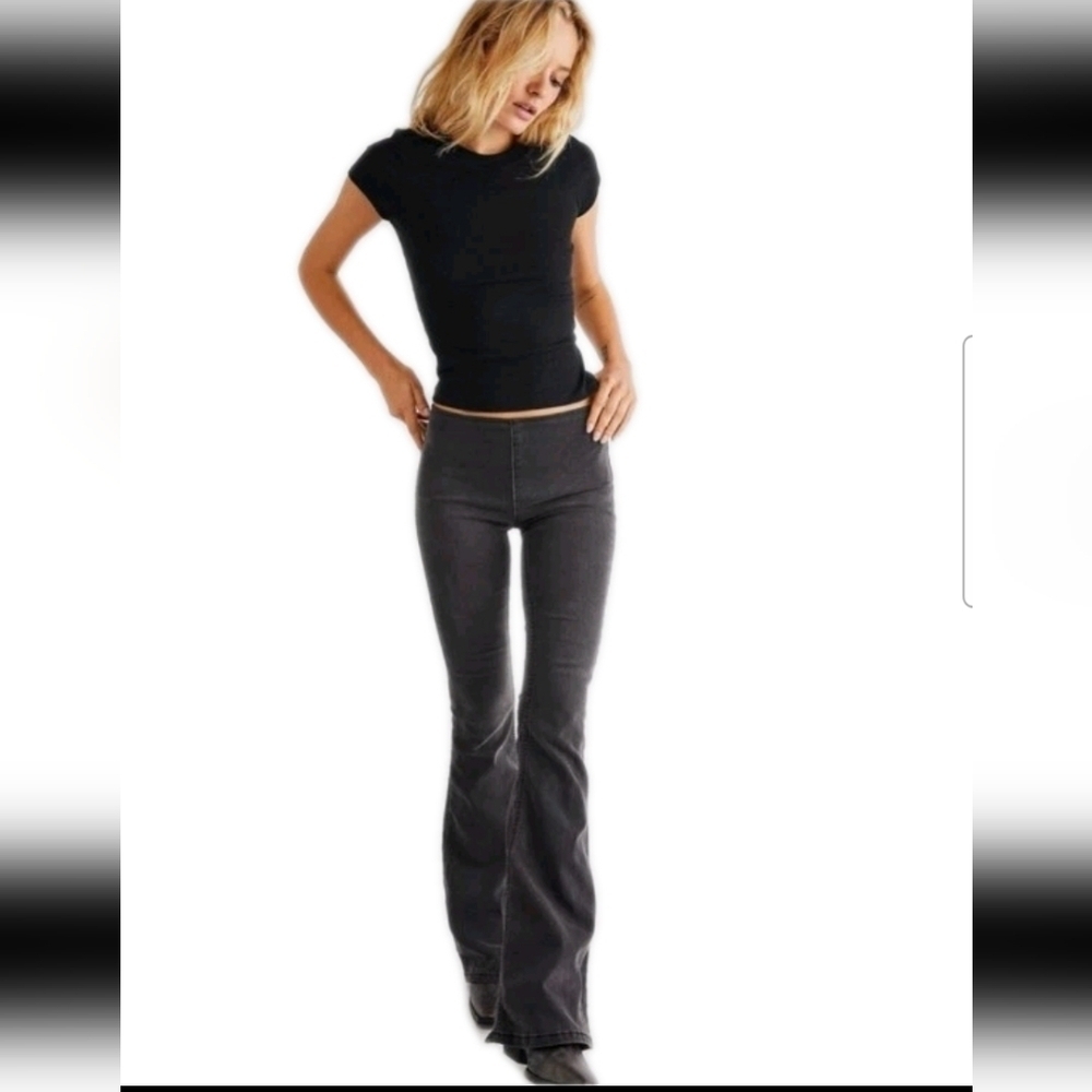 We The Free Womans Washed Black Penny Pull-On Flare Jeans 28